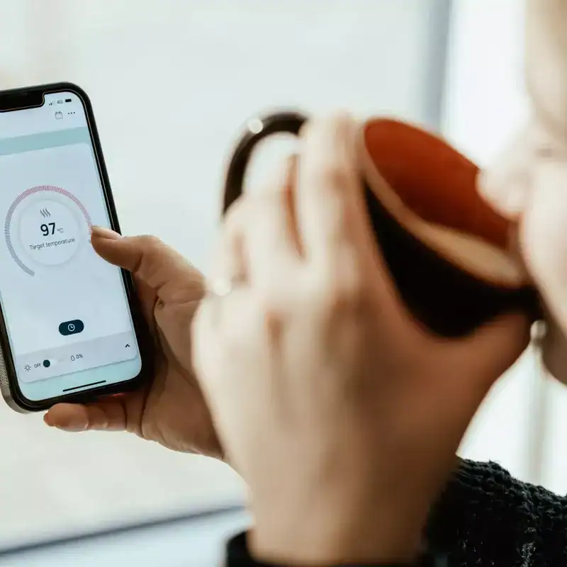 HUUM UKU Glass Local Control 4 HUUM UKU App Guy with coffee